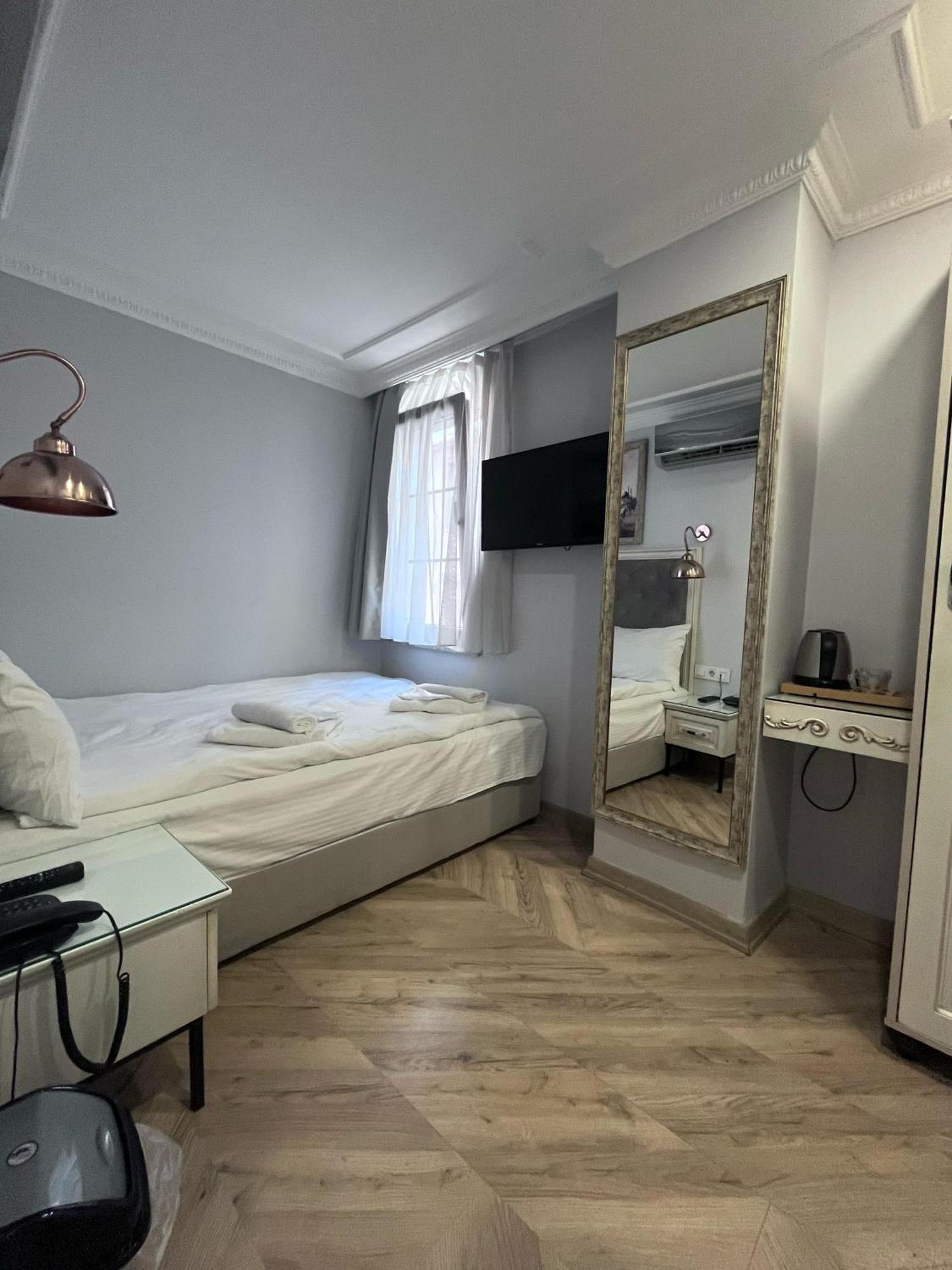 Good Night Hotel Istanbul Bagian luar foto