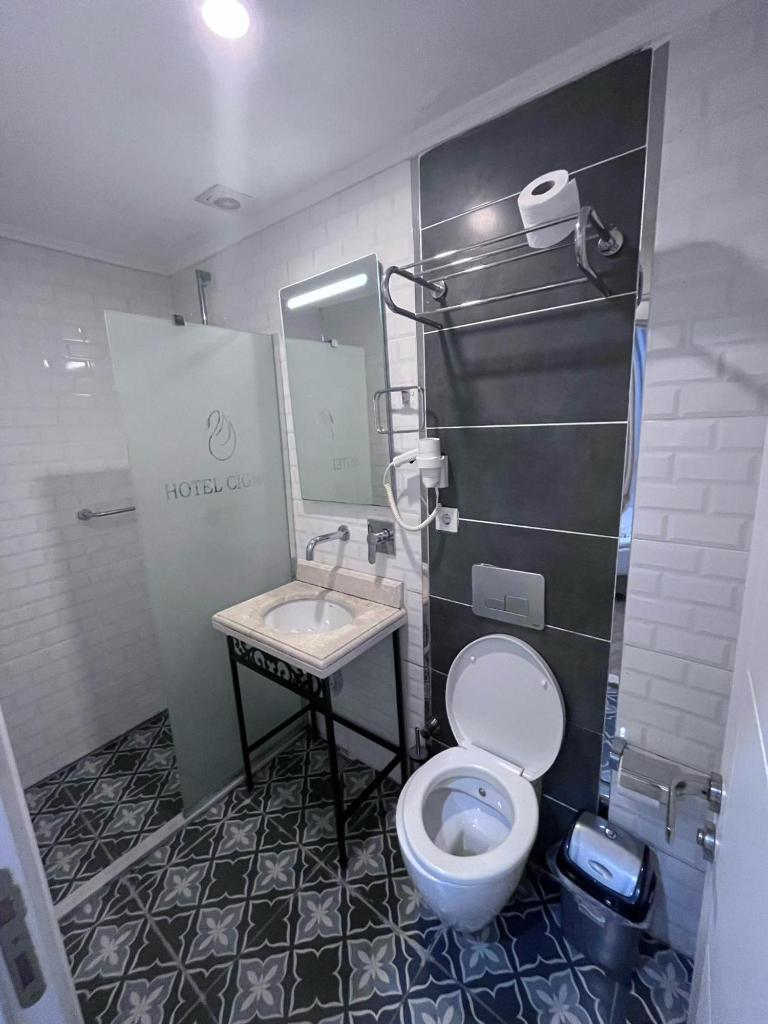 Good Night Hotel Istanbul Bagian luar foto