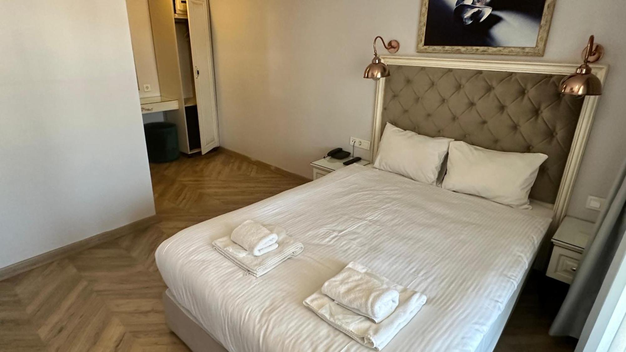 Good Night Hotel Istanbul Bagian luar foto