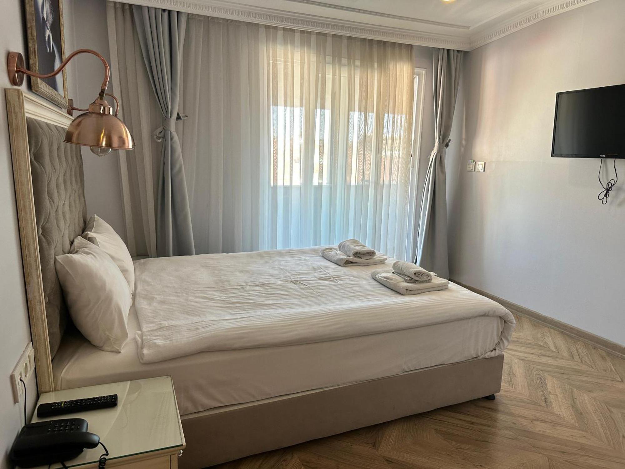 Good Night Hotel Istanbul Bagian luar foto
