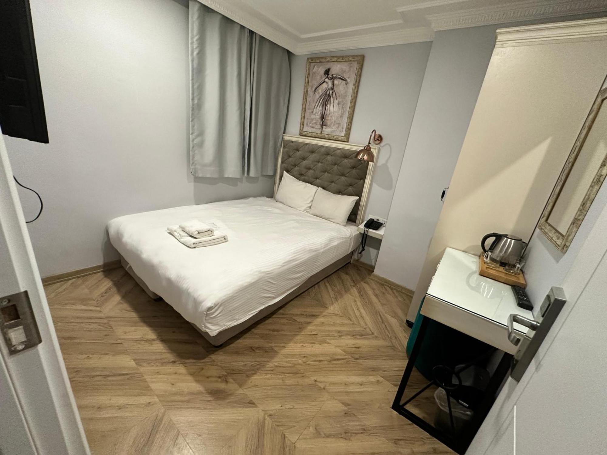 Good Night Hotel Istanbul Bagian luar foto