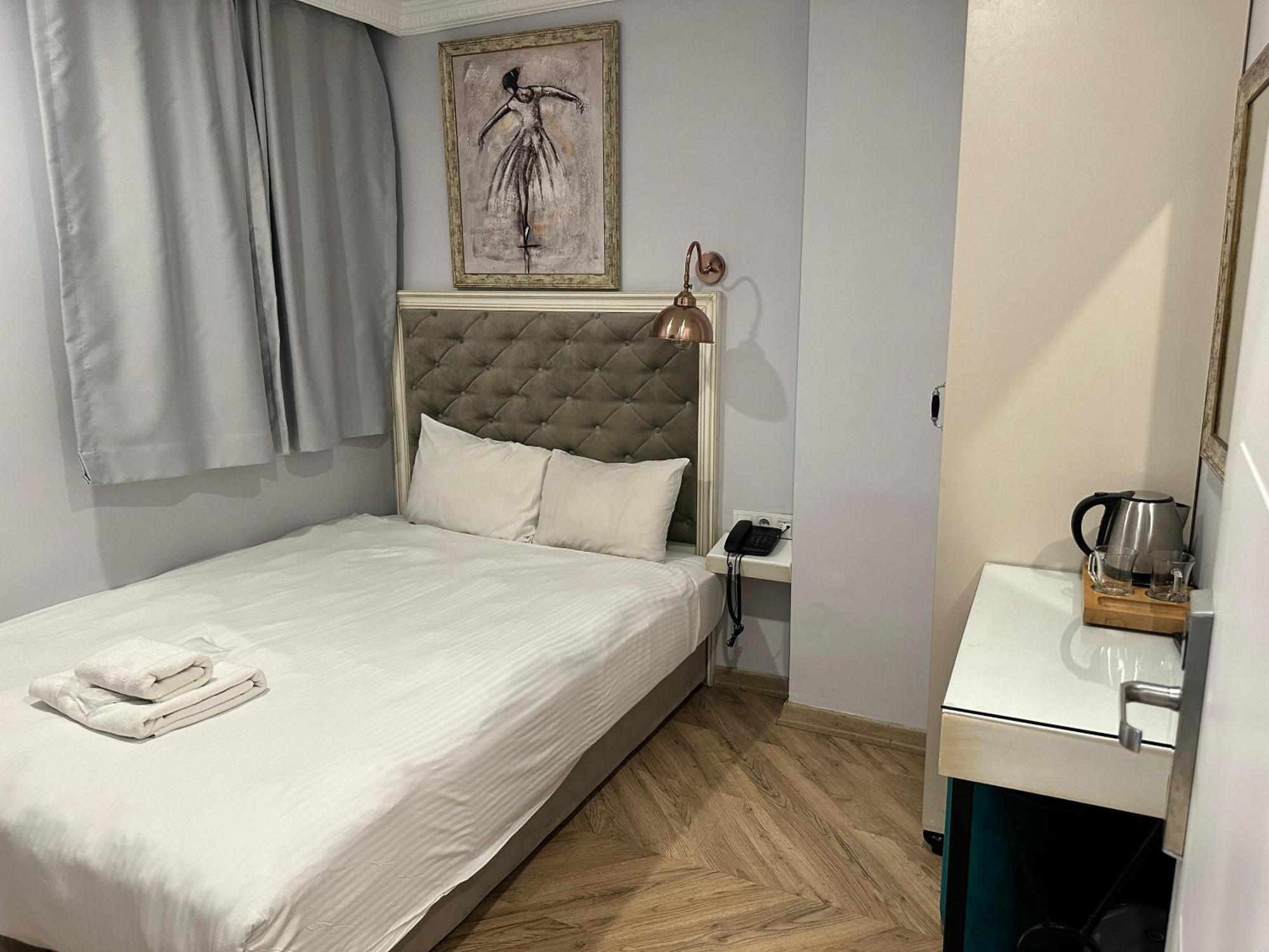 Good Night Hotel Istanbul Bagian luar foto
