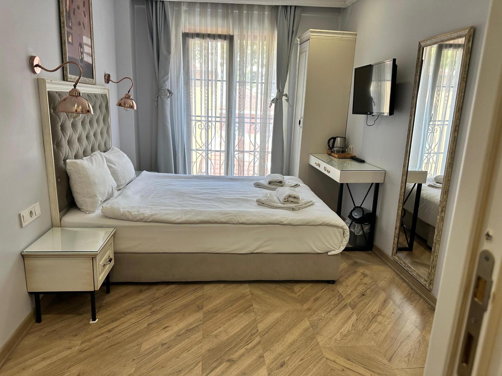 Good Night Hotel Istanbul Bagian luar foto