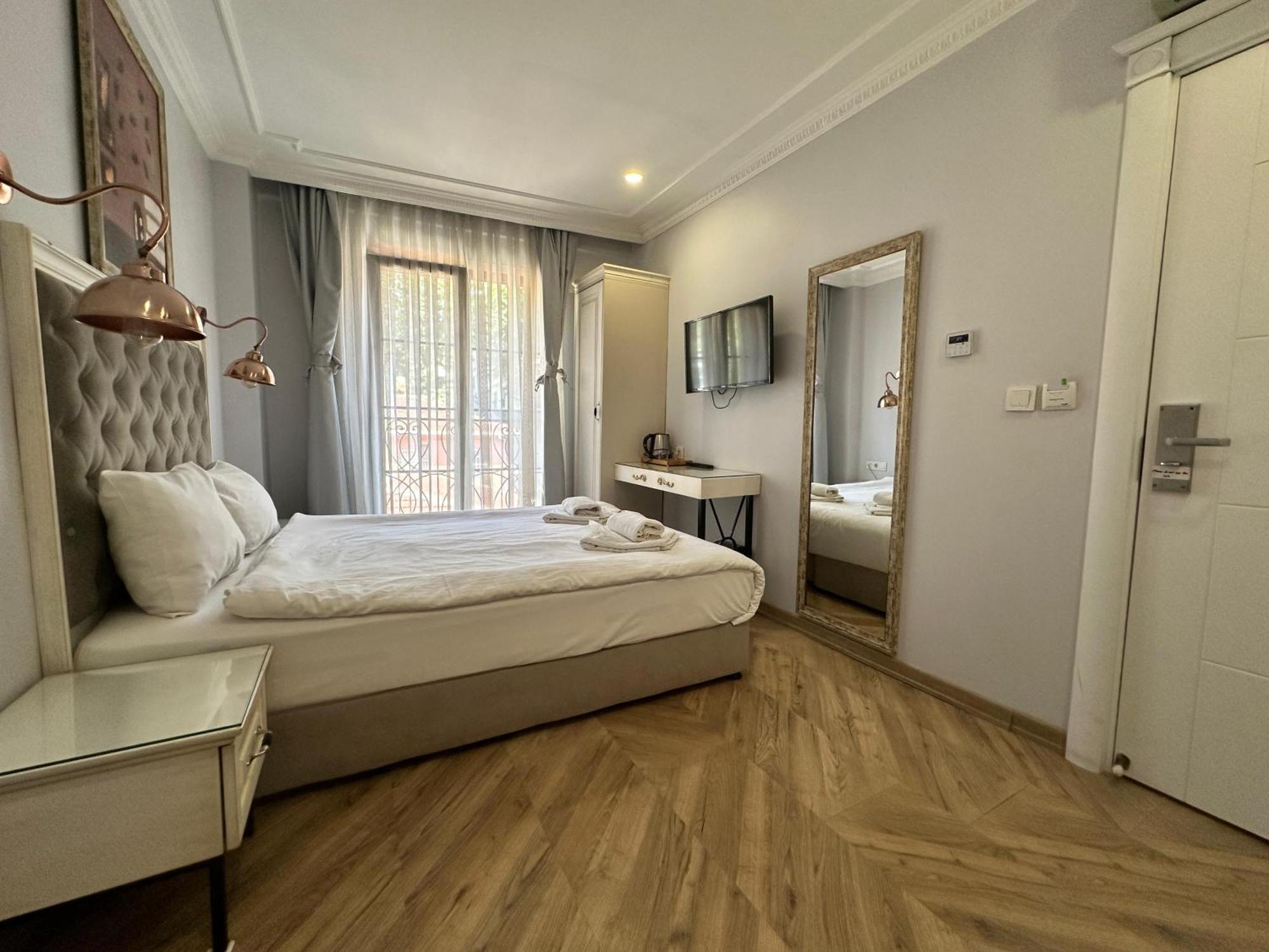 Good Night Hotel Istanbul Bagian luar foto